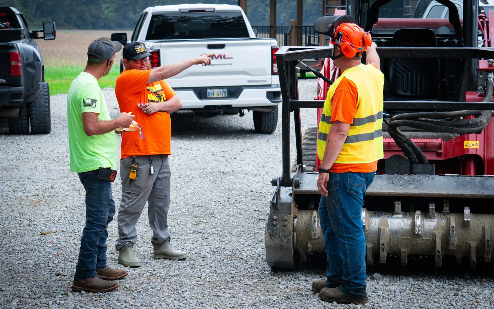 Questions to ask before hiring a clearing crew — Brushworks field photography